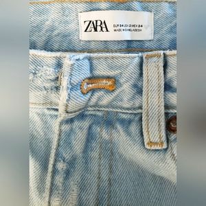 ZARA Women's Distressed Denim Jeans. US Size 2.
